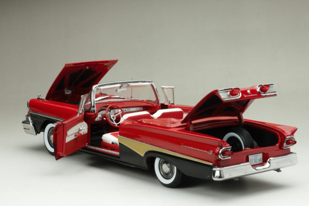 1/18フォード フェアレーン500 オープン 1958 レッド/ブラック Sun Star 1958 Ford Fairlane 500 Convertible, 1/18 Scale