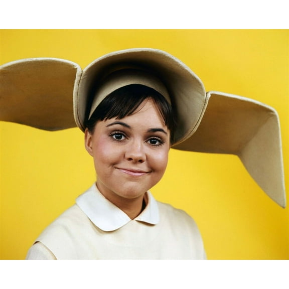 Sally Field with cute smiling expression 1967 sitcom The Flying Nun 8x10 photo