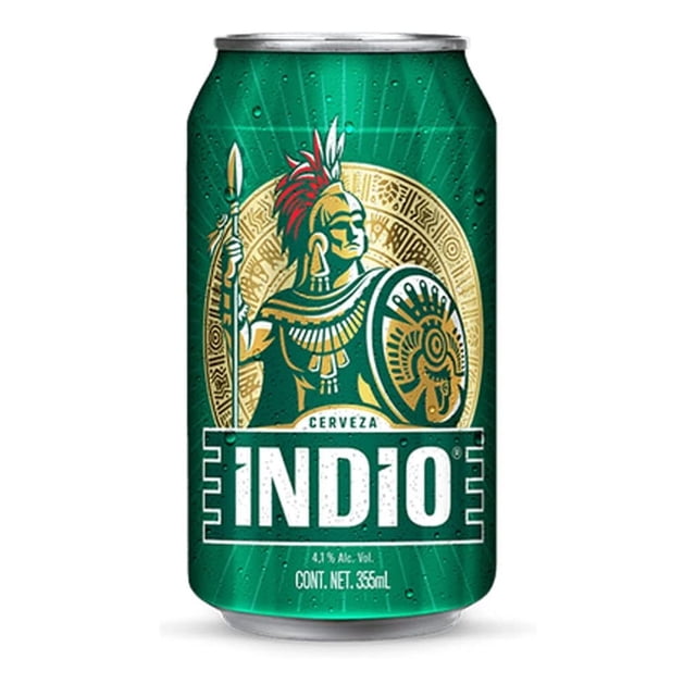 cerveza indio lata 355 ml lata verde frontal con logo Indio y figura indígena dorada, texto INDIO en blanco y leyenda cont. net. 355 ml legible, gotas simuladas en la superficie y fondo neutro; adecuada para acompañar comidas y reuniones casuales.