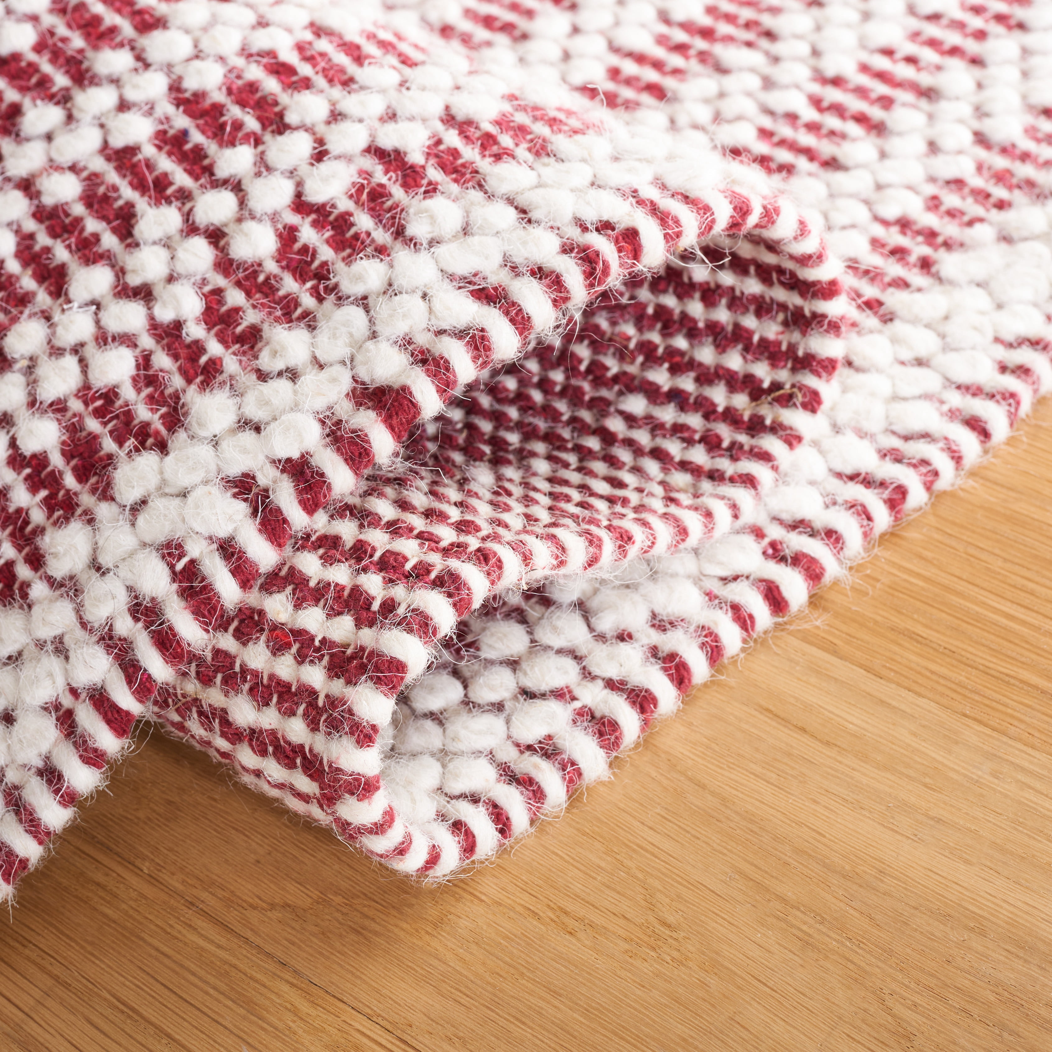 SAFAVIEH Natura Wayra Striped Area Rug, Ivory/Red, 8' x 10'