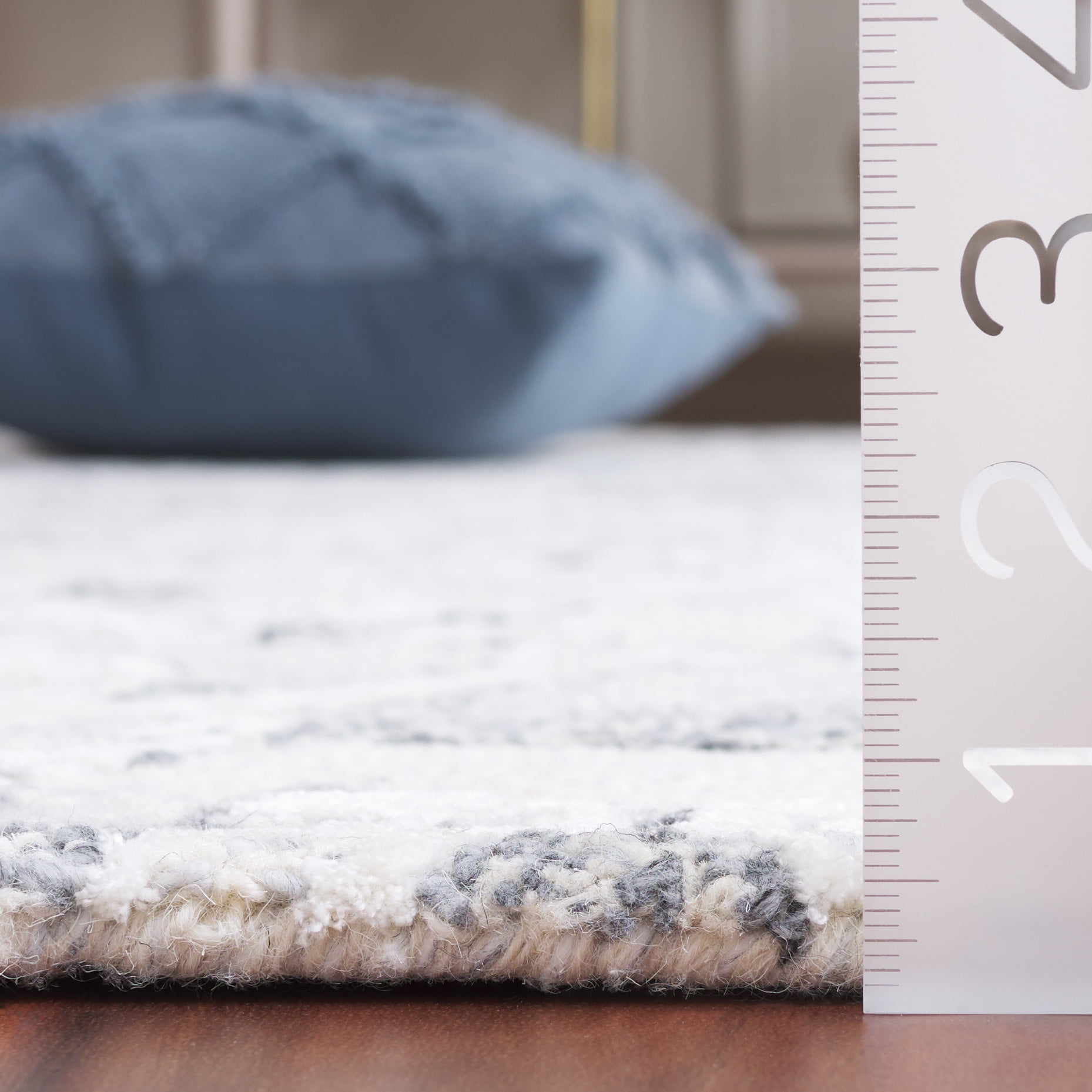 SAFAVIEH Metro Carleen Abstract Area Rug, Grey/Ivory, 4' x 6'
