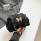 thumbnail image 2 of Bolso pequeño con bordado de diamantes para mujer, nuevo estilo 2025, moderno y versátil bolso bandolera con cadena, bolso de mano con un solo hombro bajo el brazo., 2 of 5