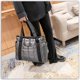 thumbnail image 3 of Bolso de hombro para mujer Bolsos de mano acolchados con de cubo de gris Hugo Bolso de hombro de mujer, 3 of 9