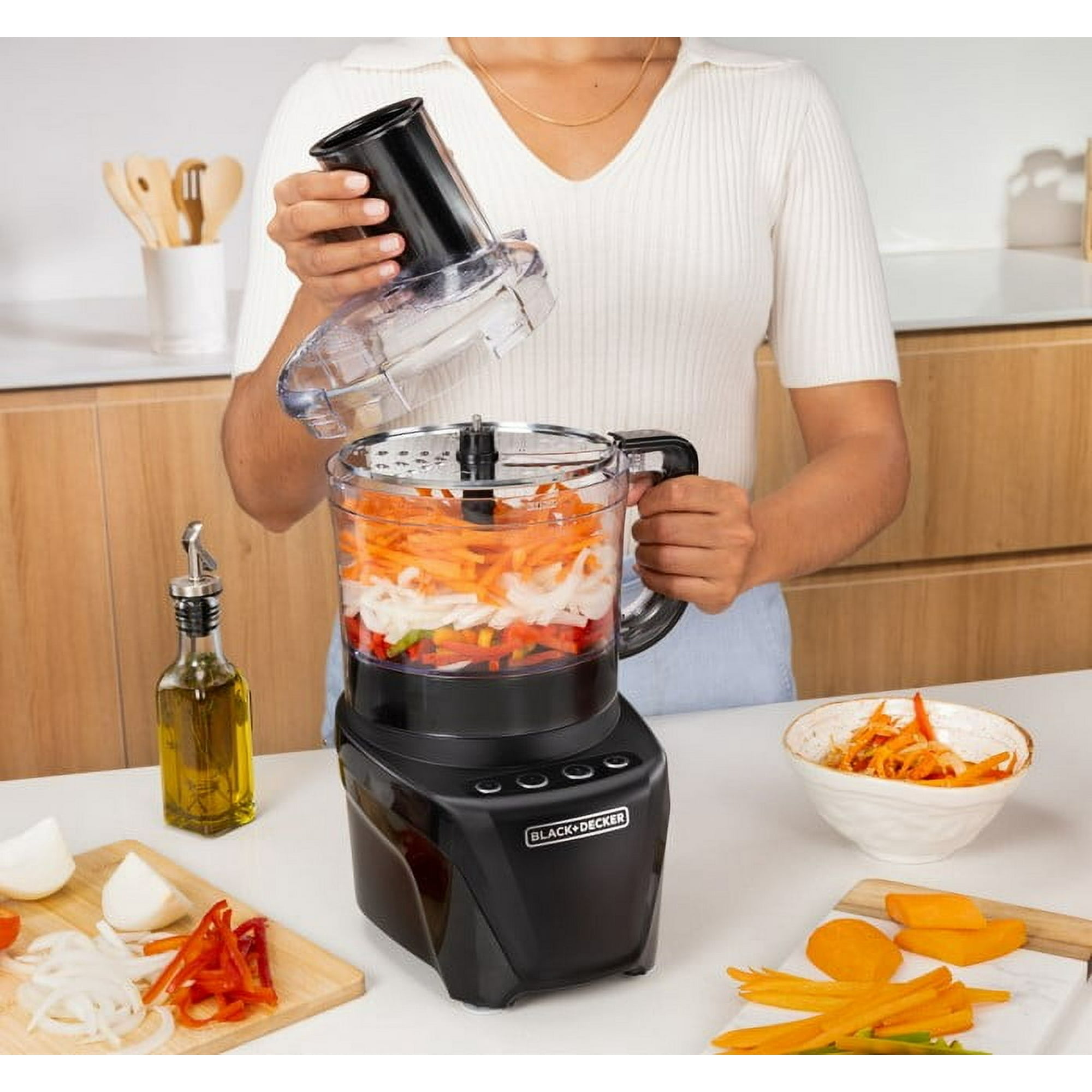Black+Decker Easy Assembly 8-Cup Food Processor, 2 Speeds Plus Pulse, Dishwasher Safe Parts, 850 Watts of Peak Power, Chop + Puree, Slice, Shred