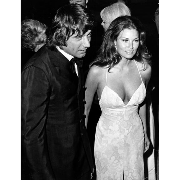 Raquel Welch and Joe Namath Photo Print  (8 x 10)