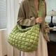 thumbnail image 4 of Bolso de mano de lujo con diseño de nube plateada plisada de Corea, bolso cruzado fruncido de diseñador, bolso de hombro de moda 2024, bolsos de mano grandes para mujer, 4 of 5