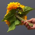 thumbnail image 4 of Ingenuity Simulación de flores Girasol Nuevo paquete de 9 cabezas Girasol Flor falsa Novia Fotografía de boda Paquete de flores de simulación de mano, 4 of 5