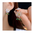 thumbnail image 4 of Collar Y Pendientes Colgantes De GirasolLAB.G, 4 of 5