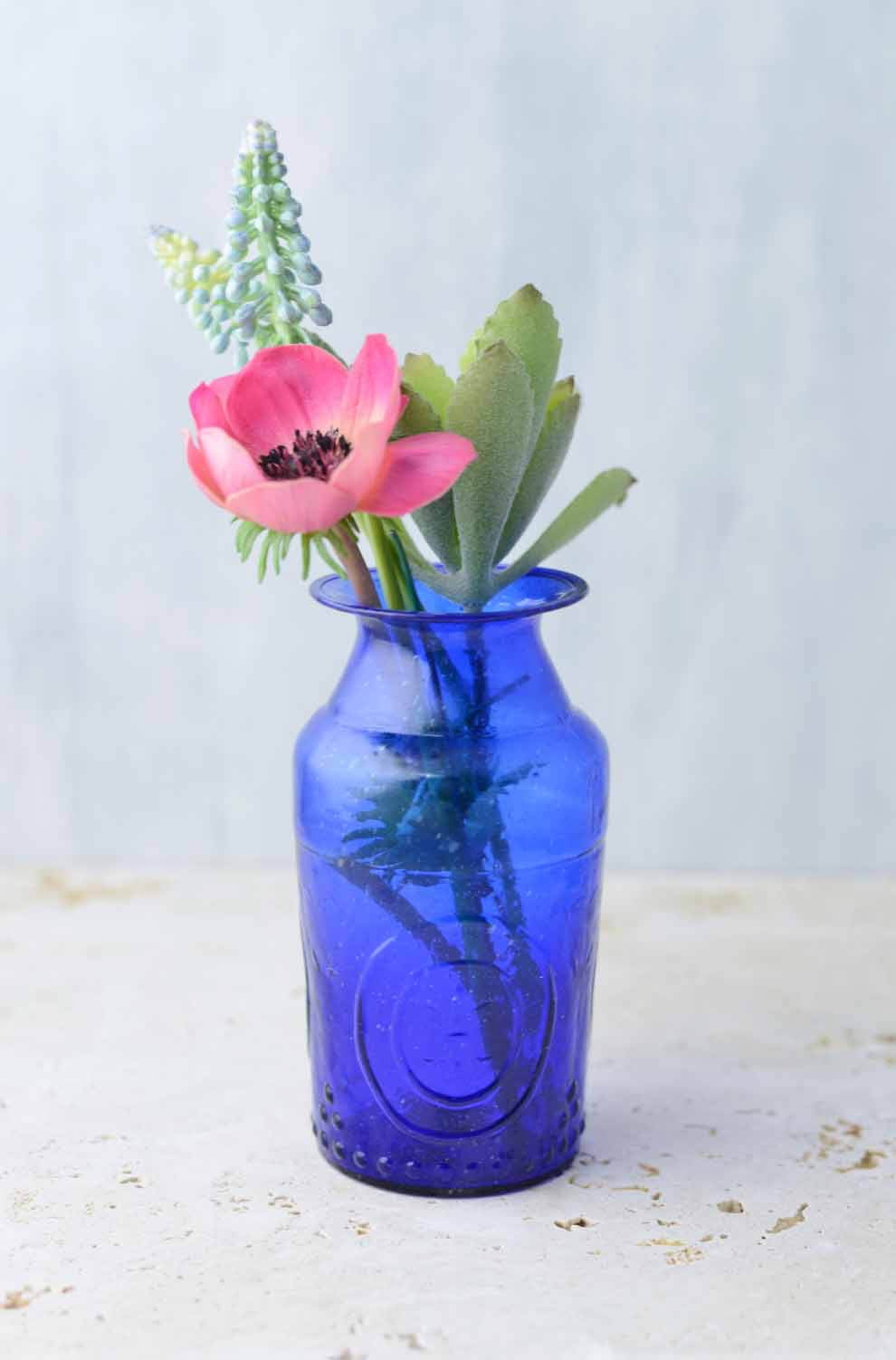 Featured image of post Cobalt Blue Glass Vases Wholesale - The oldest examples of cobalt glass date to the late third millennium and the days of ancient mesopotamia, yet the pigment disappears from glassmaking following this 6 cobalt blue glasses, 4 clear, 2 with moon and stars design.
