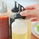 thumbnail image 4 of Botellas dispensadoras de salsa Matsuzay para barbacoa y aceite de oliva color Negro L, 4 of 6