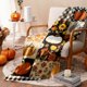 thumbnail image 4 of Manta de Franela con Estampado Digital de Calabaza, Hoja de Arce y Fruta de Acción de Gracias, Cálida y Acogedora Manta para La Siesta., 4 of 6