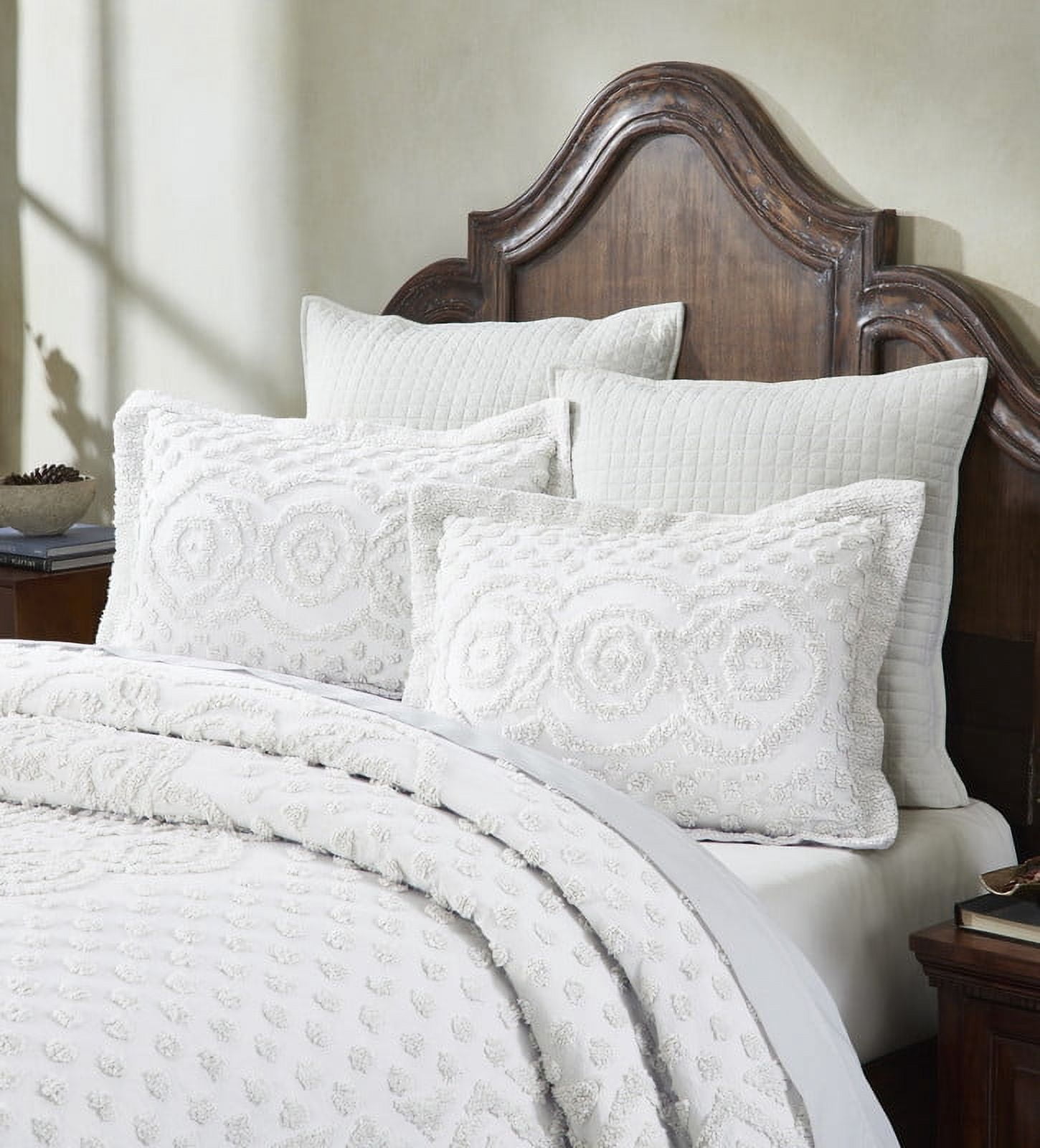Better Trends Chenille Bedspread For Queen Size Bed 100% Cotton Medallion Design Lightweight Bedspread for all Season 102" x 110" Heirloom Collection (White)