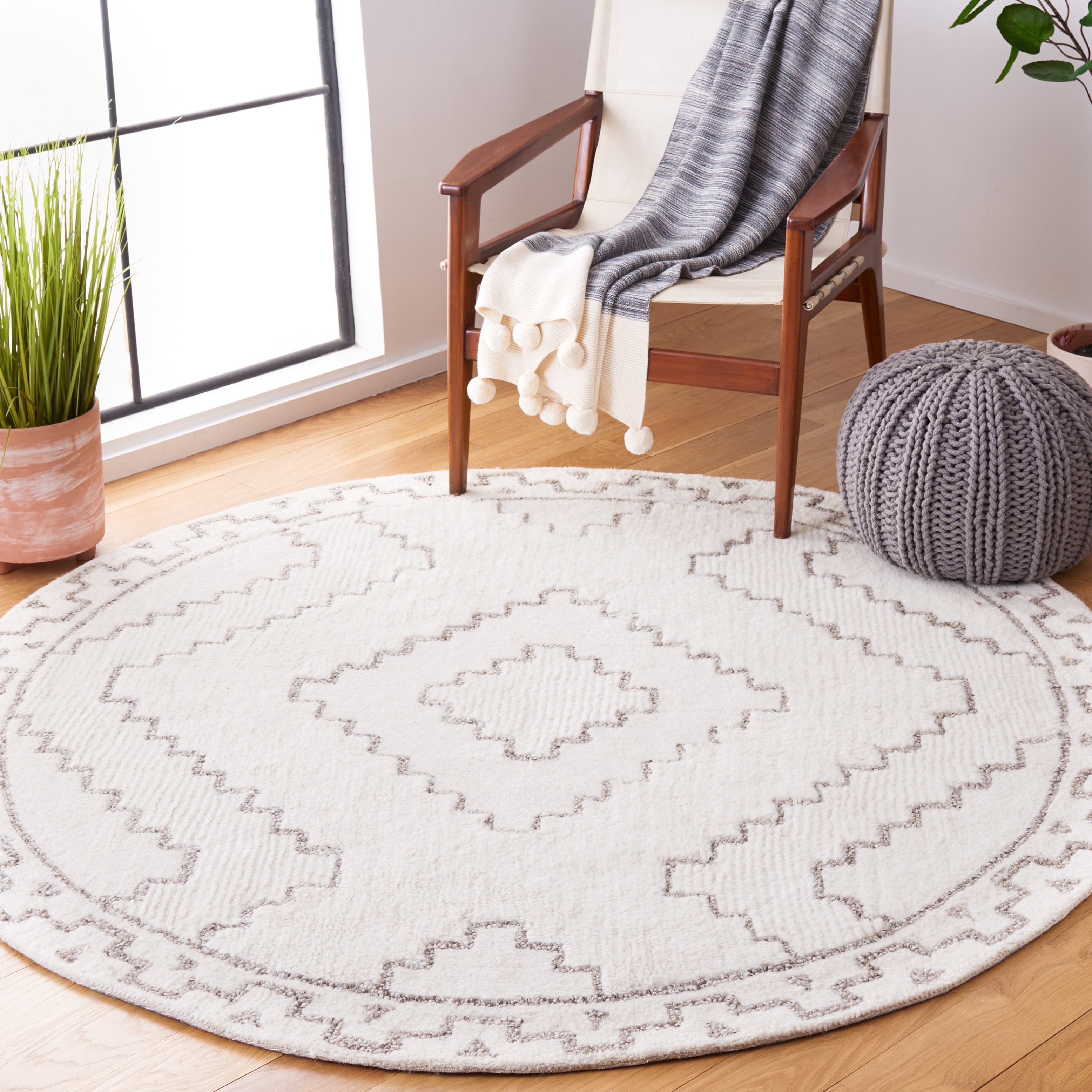 SAFAVIEH Casablanca Lidija Geometric Area Rug, Ivory/Taupe, 6' x 6' Round