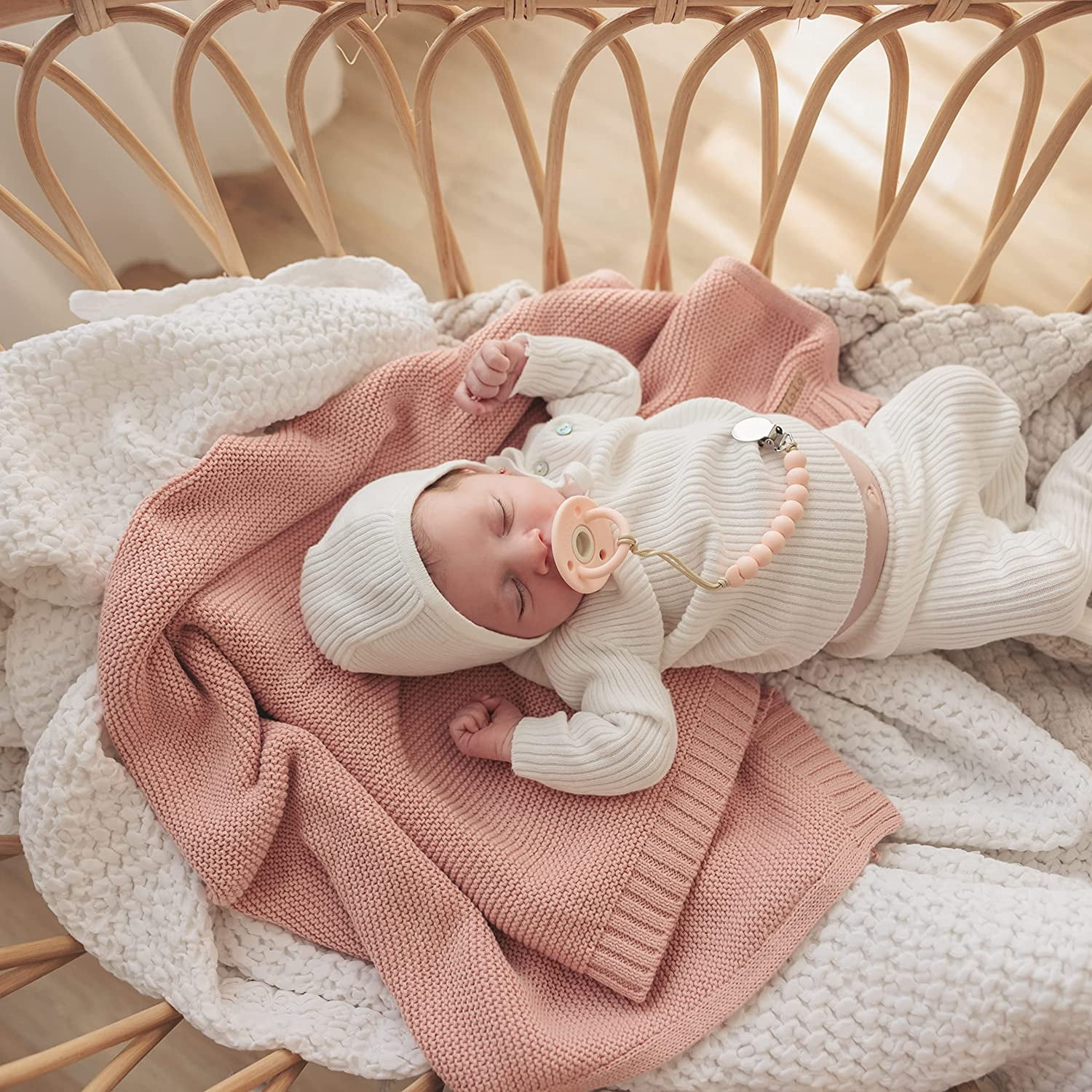 Bleu La La Girls Pink Organic Cotton Knit Baby Blanket, Receiving Swaddle for Baby Boy and Girl, Gift for Newborns