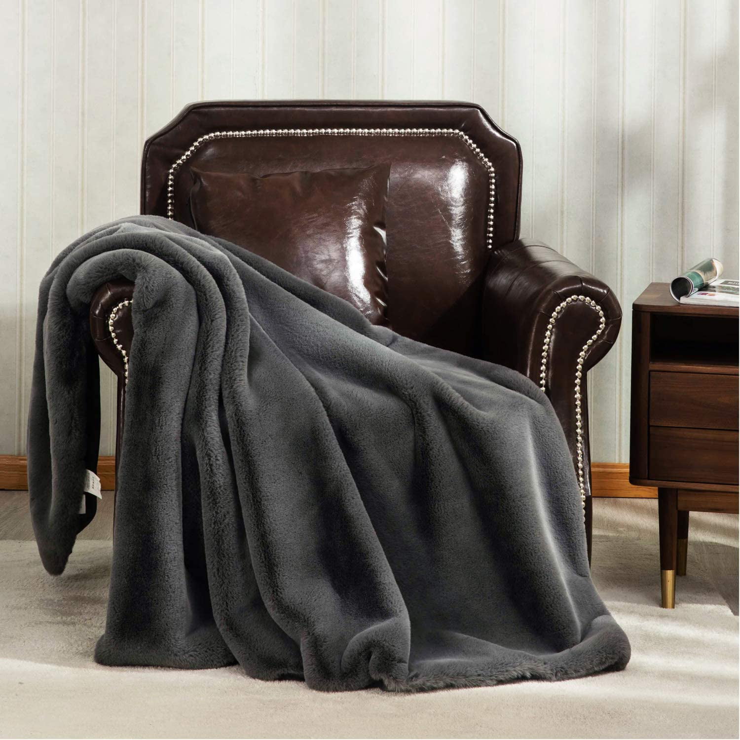 Wellbeing Faux Fur Throw Blanket for Couch Fall Throw Blankets,Soft Reversible Brown Fuzzy Blanket for Bed,Sofa,Chair50 x 60