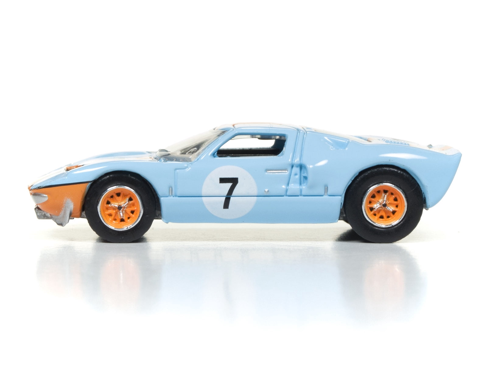 Auto World 1:64 Scale 1965 Ford GT4O Diecast Car