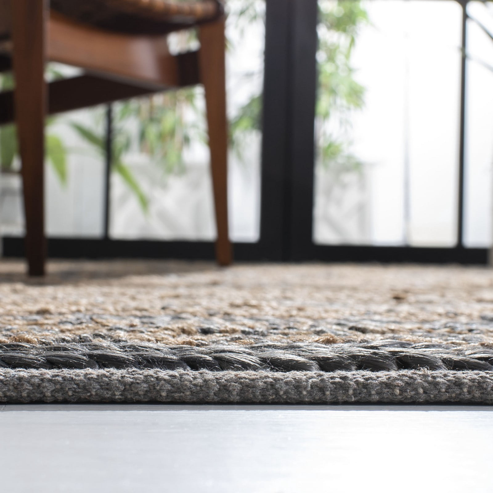 SAFAVIEH Natural Fiber Dahila Geometric Jute Area Rug, Beige/Grey, 4' x 6'