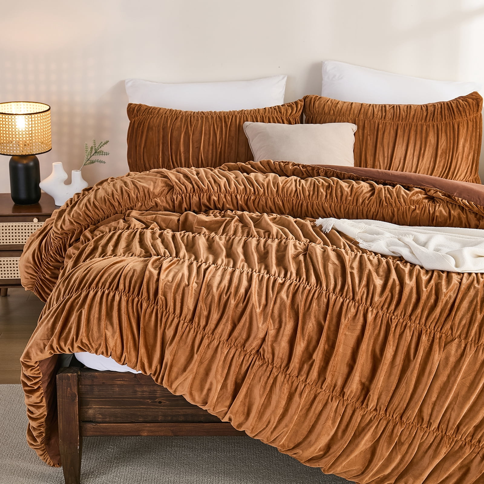 Luxury Velvet Comforter Set Queen Size,Boho Shabby Chic Ruched Bedding Comforter,Aesthetic Vintage Bedding Fluffy Ruffle Comforter Set,Ultra Soft Velvet Chenille Quilt Set,Vintage Ruffled Velvet Plus