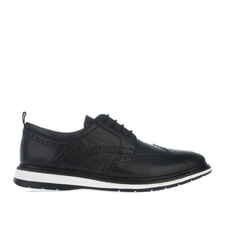 

Men s Clarks Chantry Wing Leather Shoes in Black