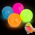 thumbnail image 1 of Paquete de 4 pelotas adhesivas que brillan en la oscuridad, pelotas antiestrés suaves., 1 of 5