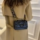 thumbnail image 3 of Bolsos de mujer versión coreana del bolso de hombro con cadena Lingge bolso cuadrado pequeño de mensajero de Color sólido novedad de 2024, 3 of 5