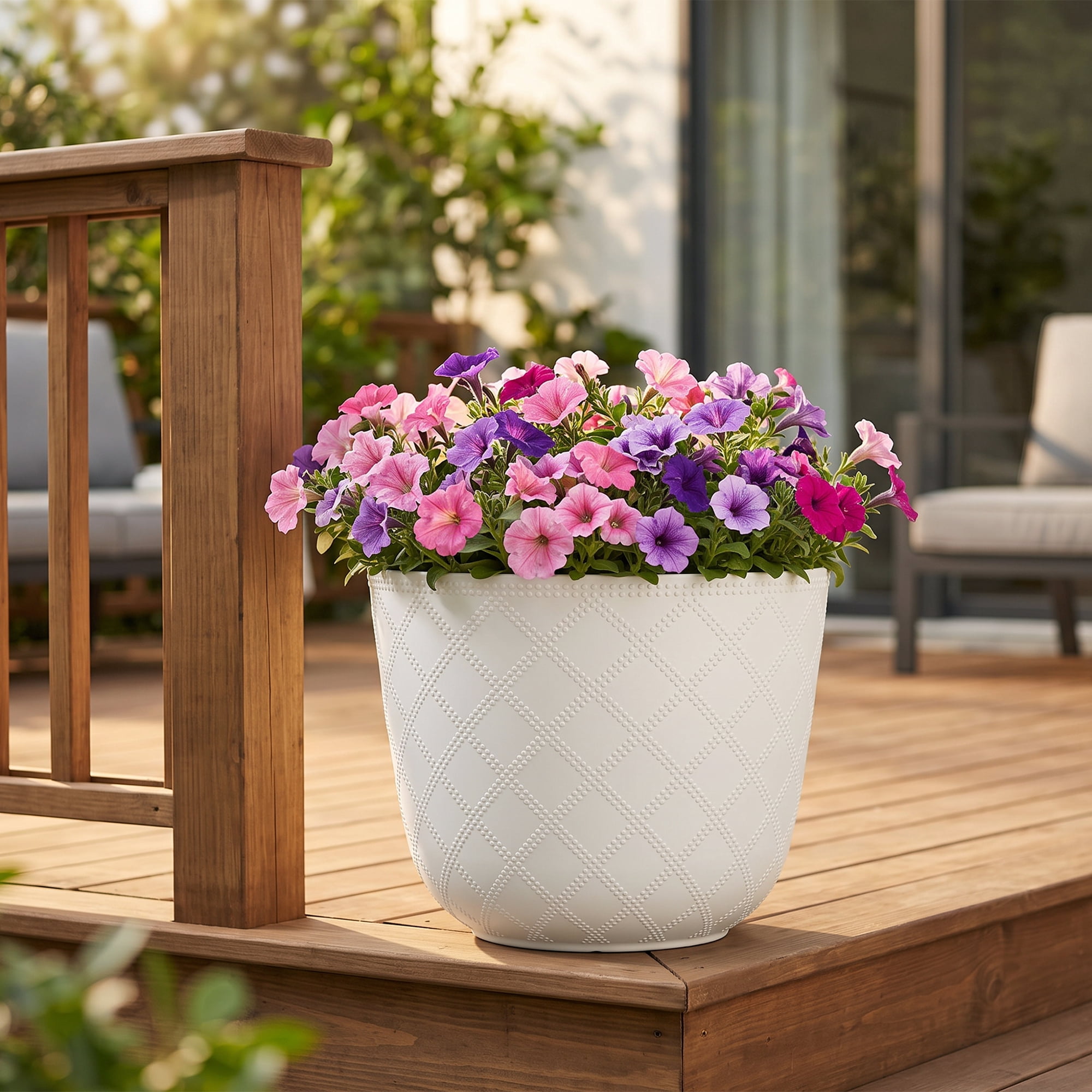 Mainstays Charlotte Round Recycled Resin Planter, Vanilla Dream, 16 in x 16 in x 12.5 in