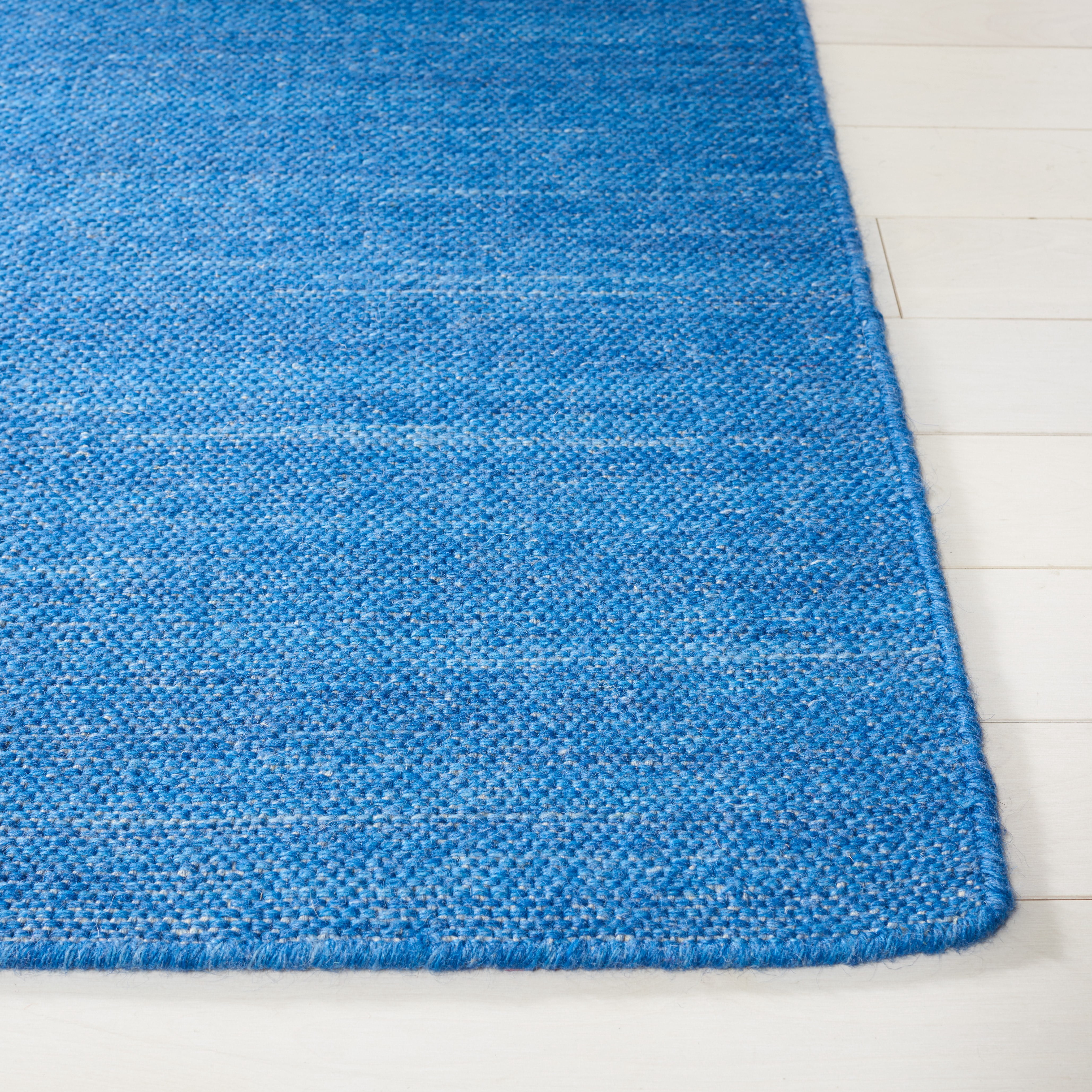 SAFAVIEH Kilim Roderick Solid Area Rug, Blue, 4' x 6'