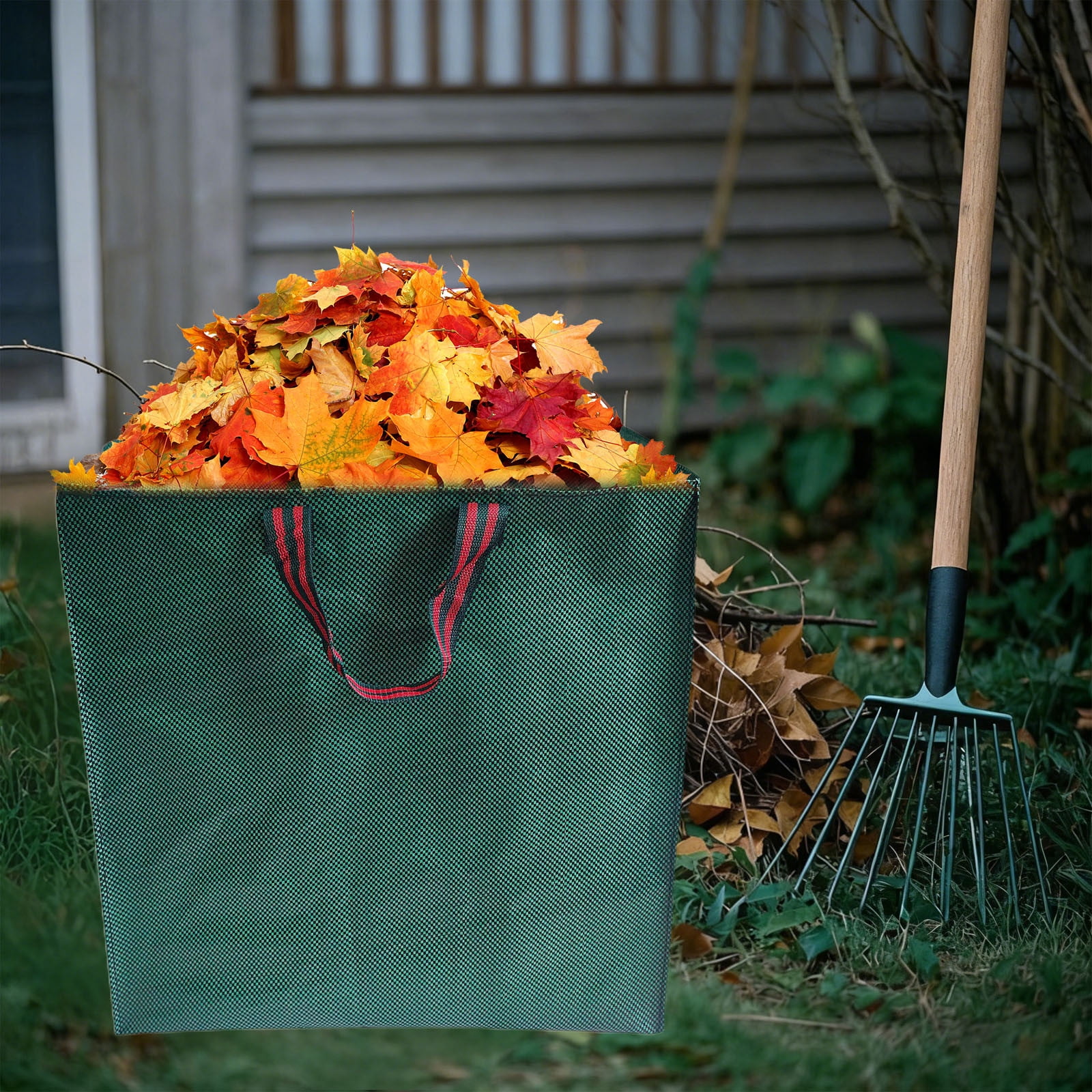 Fiskars Kangaroo 30 Gal Gardening Bag, Tear-Resistant Vinyl, Space