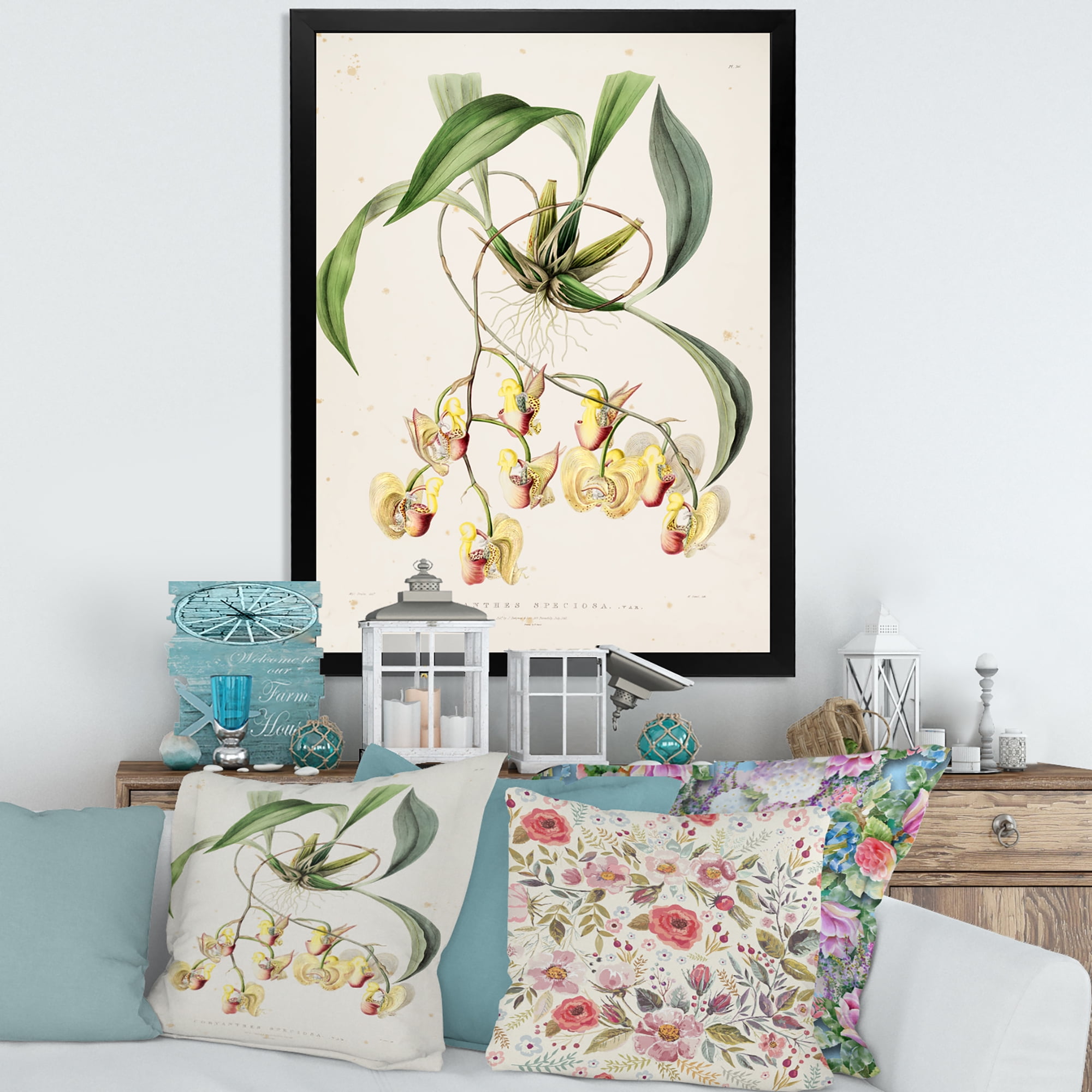 Designart 'Blossoming Vintage Flower I' Traditional Framed Art Print
