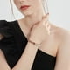 thumbnail image 3 of Pulsera de perlas de agua dulce con cristal rosa fresa Pulsera de diseño moderno y retro, 3 of 6