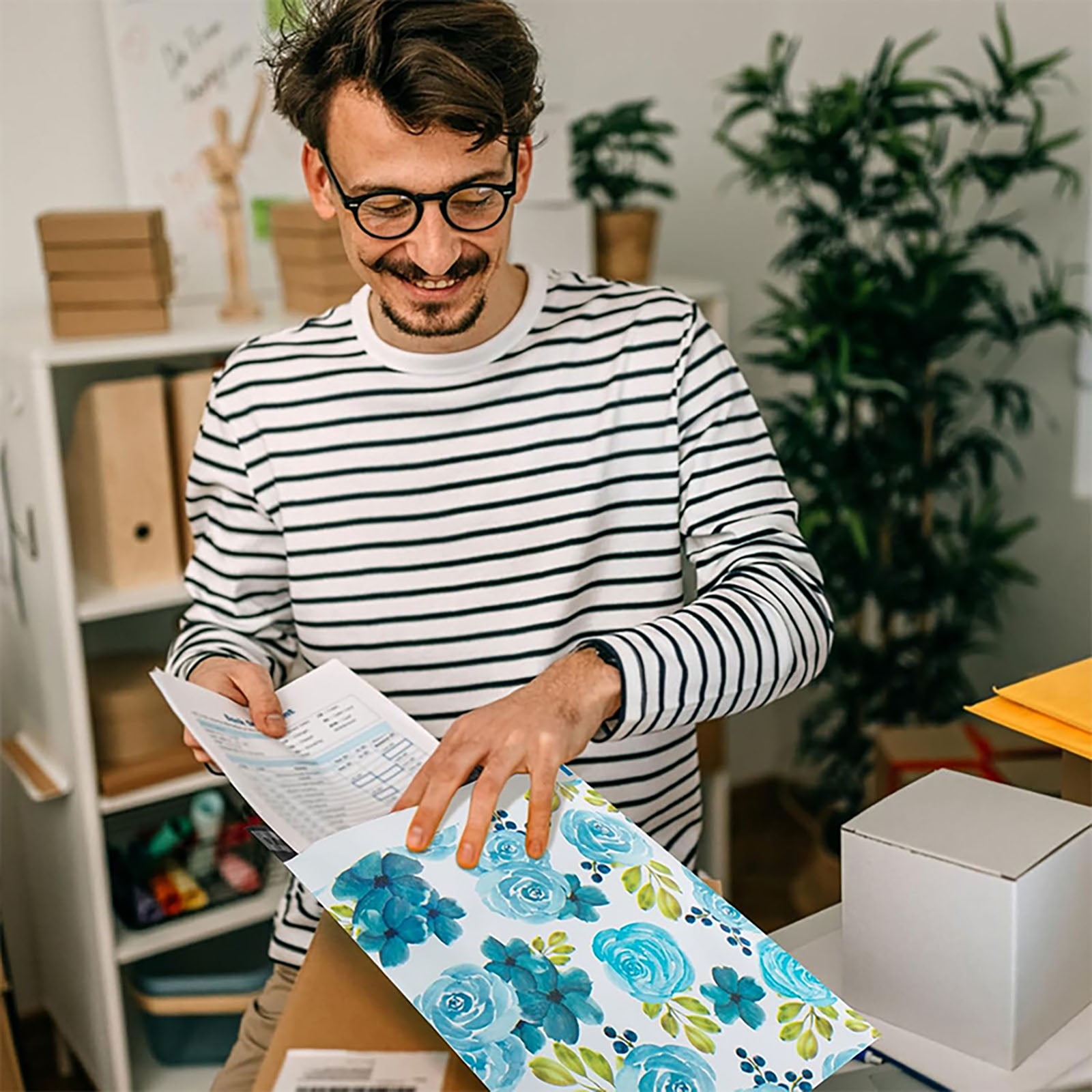 Floral Poly Mailers 10x13 Inch 100Pcs, Self-Seal Mailing Envelopes for Clothing & Small Business, Strong Adhesive Shipping Bags