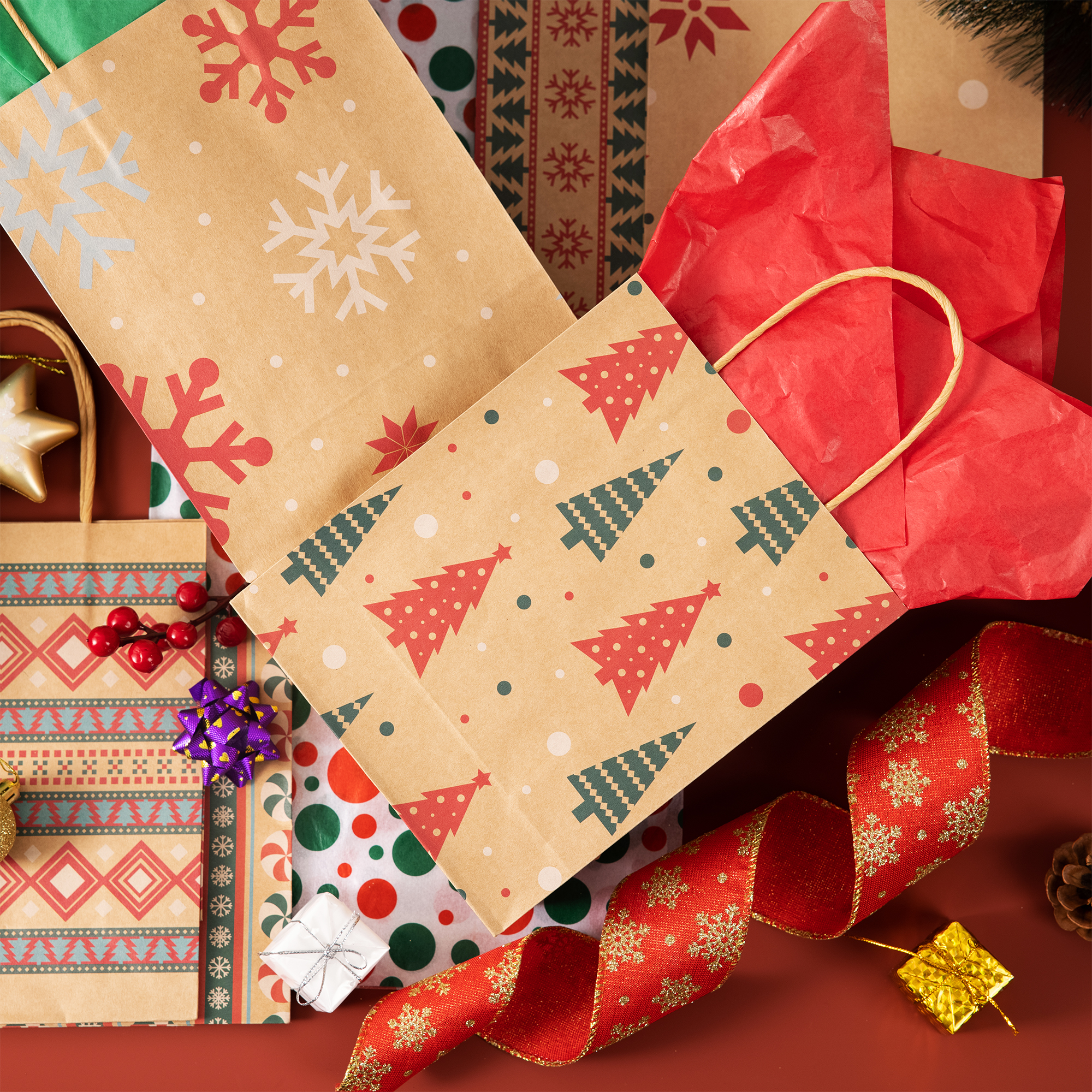 Joyfy Christmas Kraft Gift Bags With Handles - 24 Pack photo 5