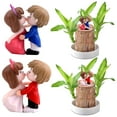 thumbnail image 1 of Set de figuras de pareja besándose | Adornos en miniatura para novia y novio | Lindas muñecas de resina de PVC | Estante de mesa Decoración de escritorio | Accesorios de jardín | Paquete de 2, 1 of 9