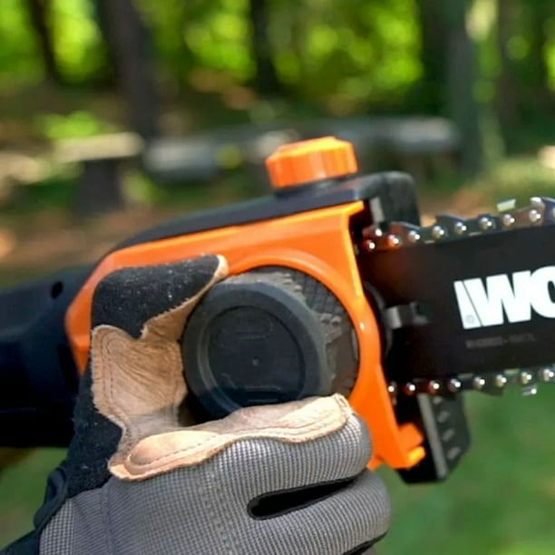 WORX WG349 2 in 1 Cordless 8 Inch Pole Saw w Auto Tension Black