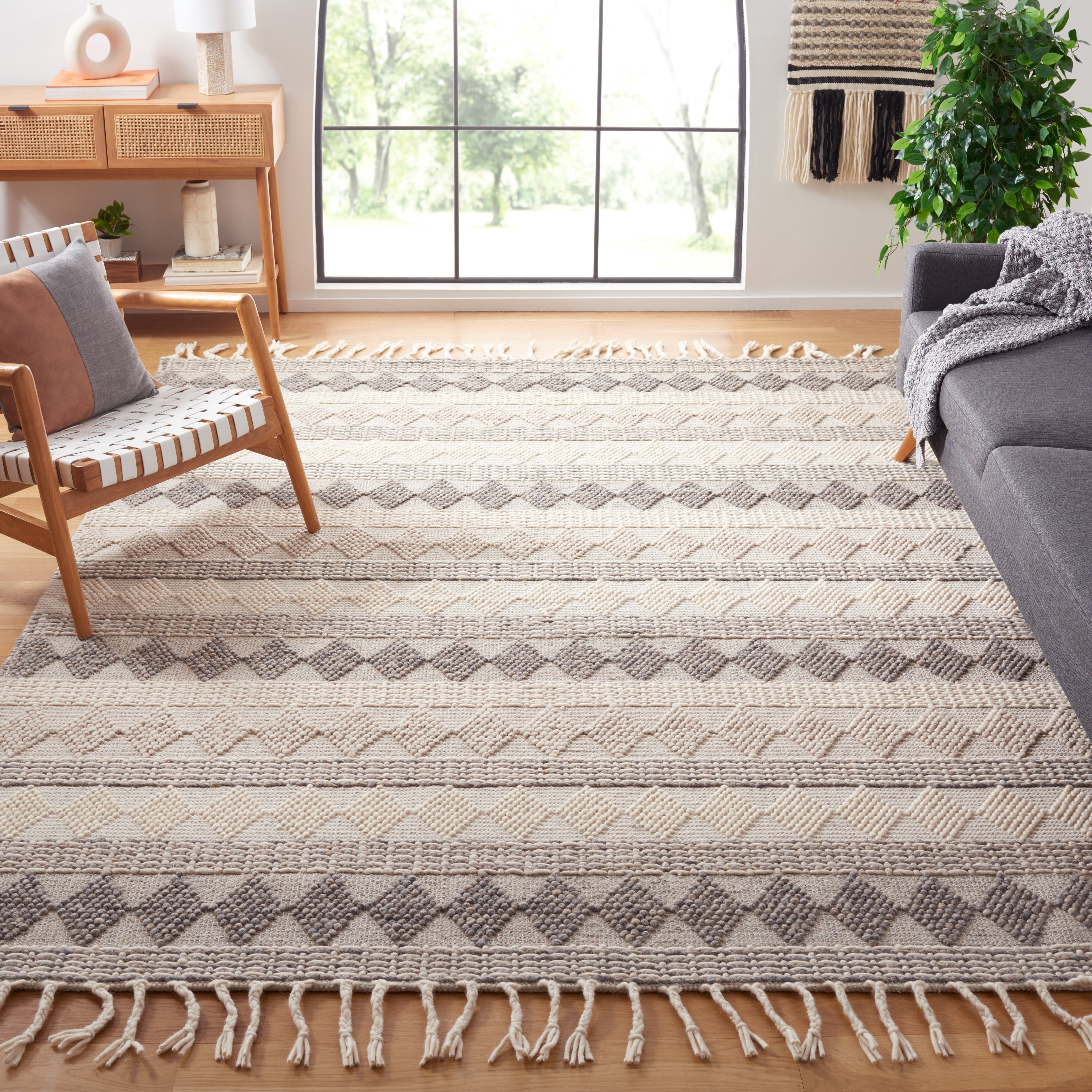 SAFAVIEH Natura Cirino Southwestern Area Rug, Ivory/Grey, 8' x 10'