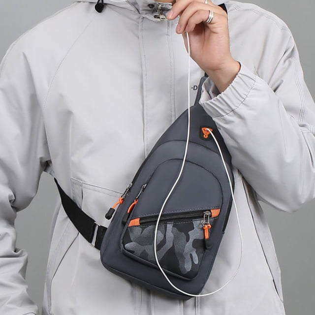 Fiudx Bolso Bandolera Pequeño Gris, Bandolera de Pecho, con Orificio para Auriculares, Tela Ligera, Bolsillo para Tablet, Correa Ajustable, Bolso de Hombro para Viajes Al Aire Libre, Regalo para Homb
