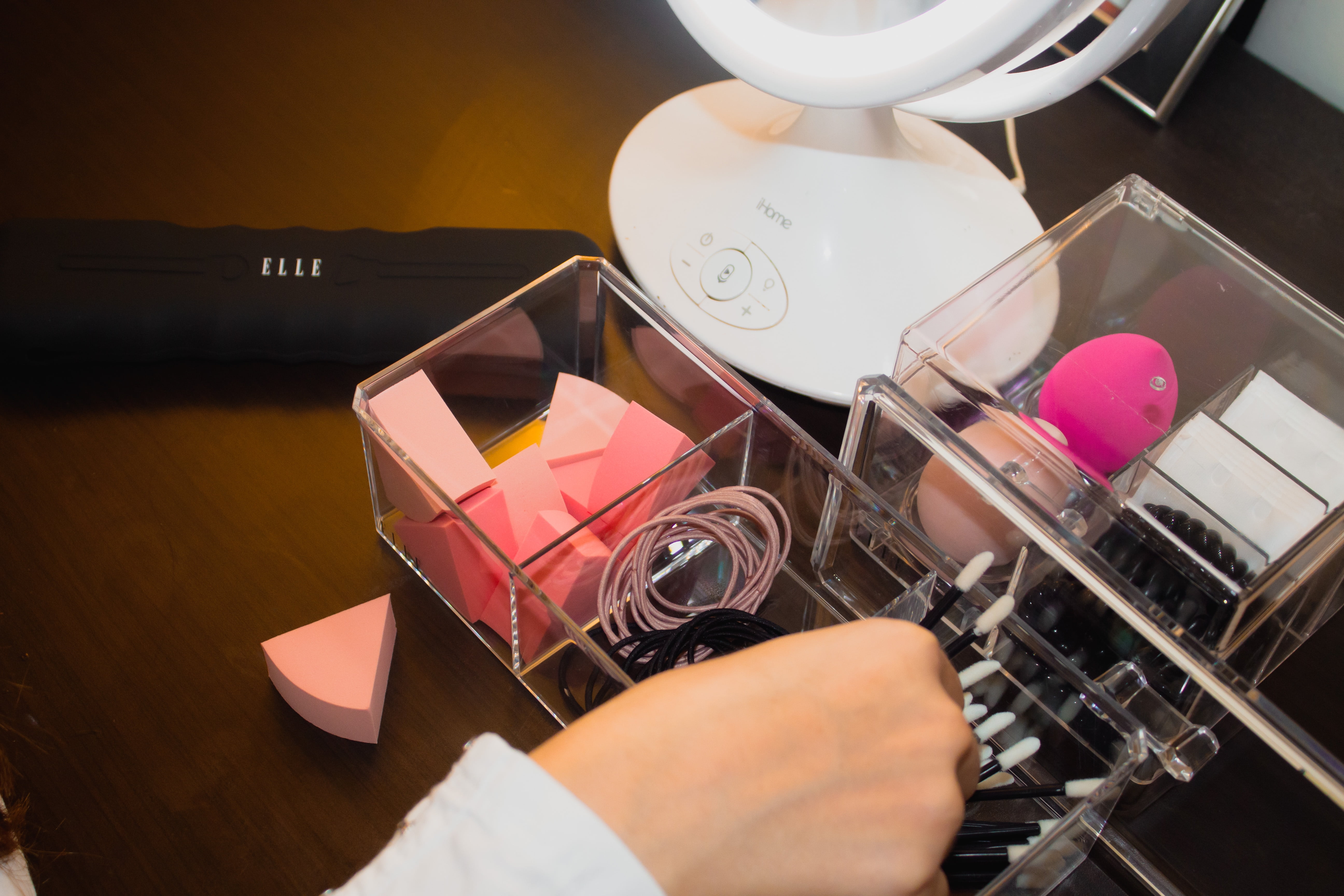 ELLE Paris 3 Compartment Lidded Beauty Essentials Organizer Set in Clear