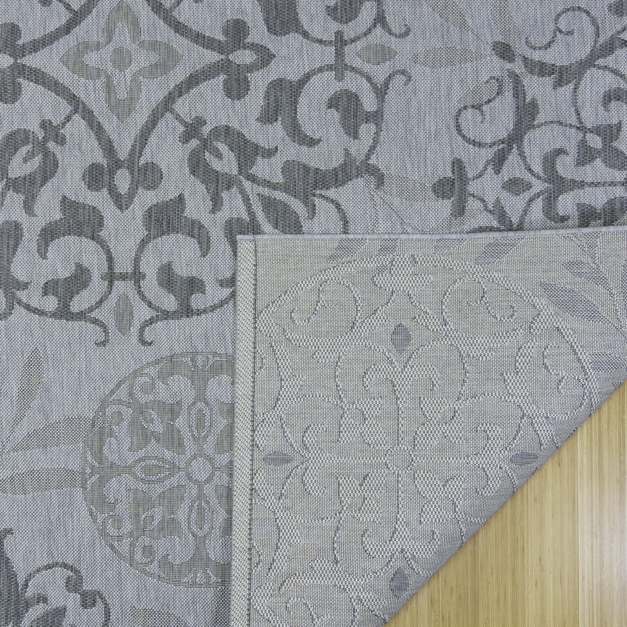 Paseo 6.5' x 9.5' Gray Medallion Outdoor Rug