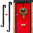 thumbnail image 1 of Colgador de coronas para puerta delantera, colgador de coronas de actualización de puerta más grande, gancho para decoraciones de coronas de otoño de Navidad (negro), 1 of 4