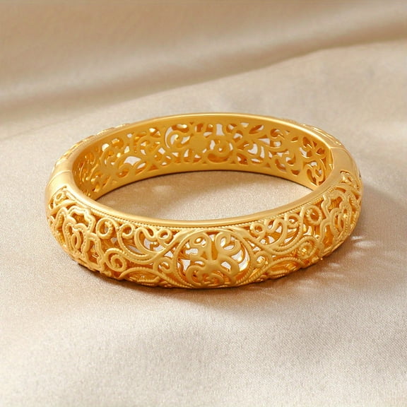 1pc Elegant Golden-Tone Filigree Bracelet for Women - Intricate Hollow Design, Alloy Material, Ideal for Daily Wear & Special Occasions, Perfect Valentine's Day Gift,Golden