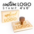 thumbnail image 1 of Sello con logotipo ExcelMark personalizado con sello de madera y caucho de 4 x 6 cm, 1 of 6