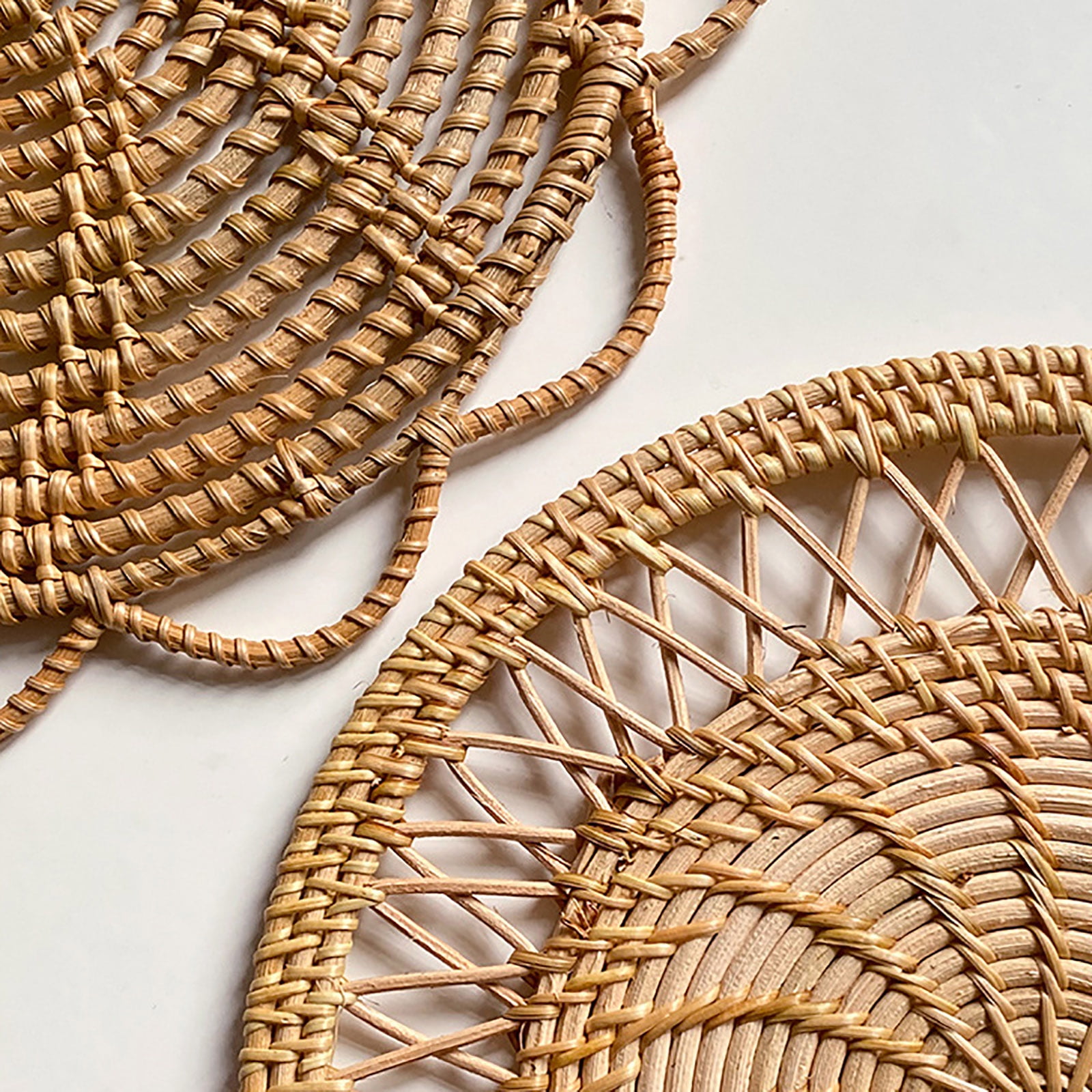 Vigorush Rattan Wall Basket Boho Round Wicker Woven BasketsTrays Hanging Decor 3Pcs Set