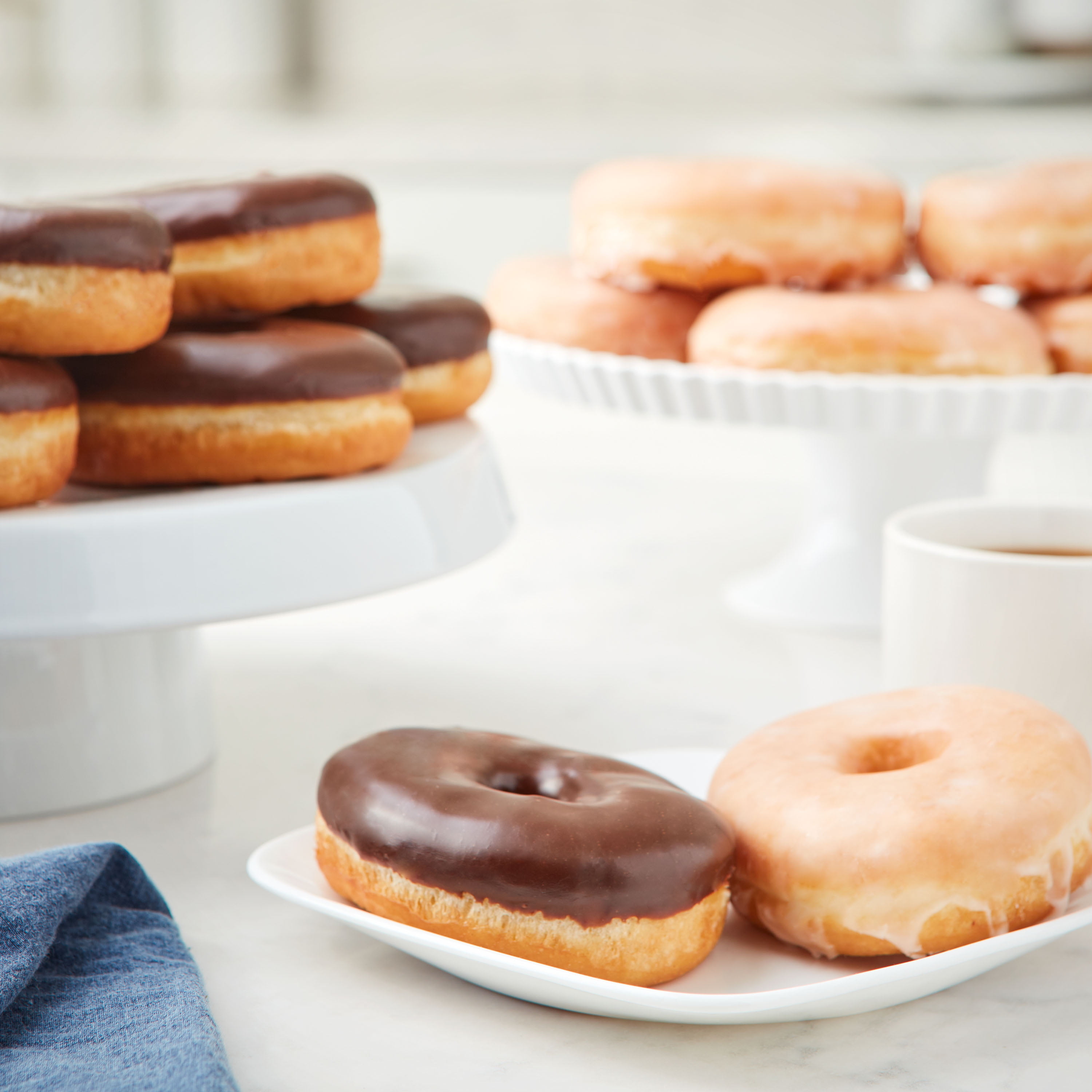 Freshness Guaranteed Regular Chocolate Iced and Glazed Donuts, 8 oz, 12 Count
