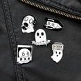 thumbnail image 4 of Juego de 5 pines esmaltados a granel, divertidos pines de anime para mochilas estéticas, botones de dibujos animados de Calcifer para chaquetas, broche de la serie Ghost, 4 of 5