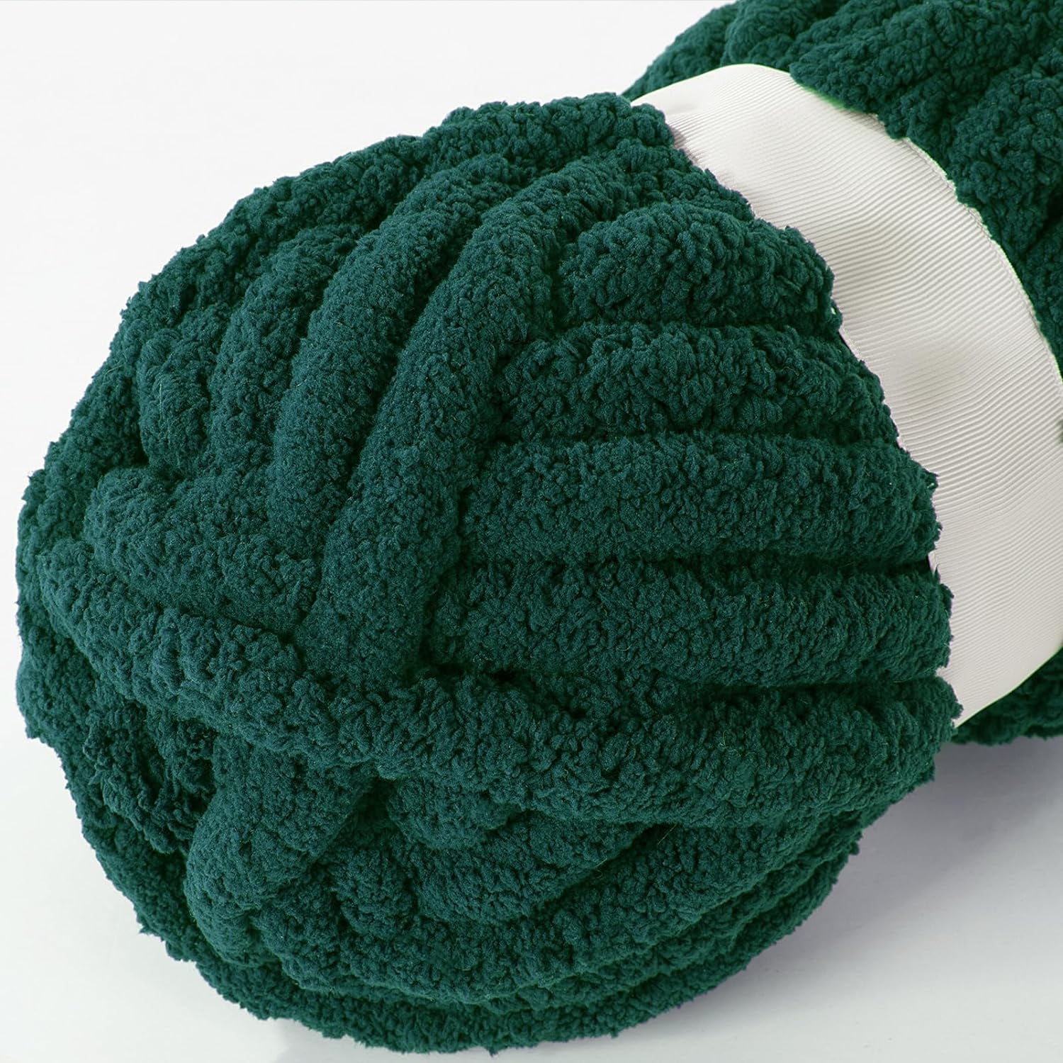 8Pcs Chunky Chenille Yarn for Crocheting & Knitting, 27yds 8 oz Each Skein Soft Fluffy Kitting Yarn Set, Thick Velvet Plush Yarn for Handcrafts Weaving Making Blankets
