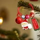 thumbnail image 4 of Llavero navideño | Colgante de Papá Noel | Accesorio festivo para bolsos y llaves | Abalorio de aleación metálica roja | Regalo ligero para estudiantes y niños, 4 of 5