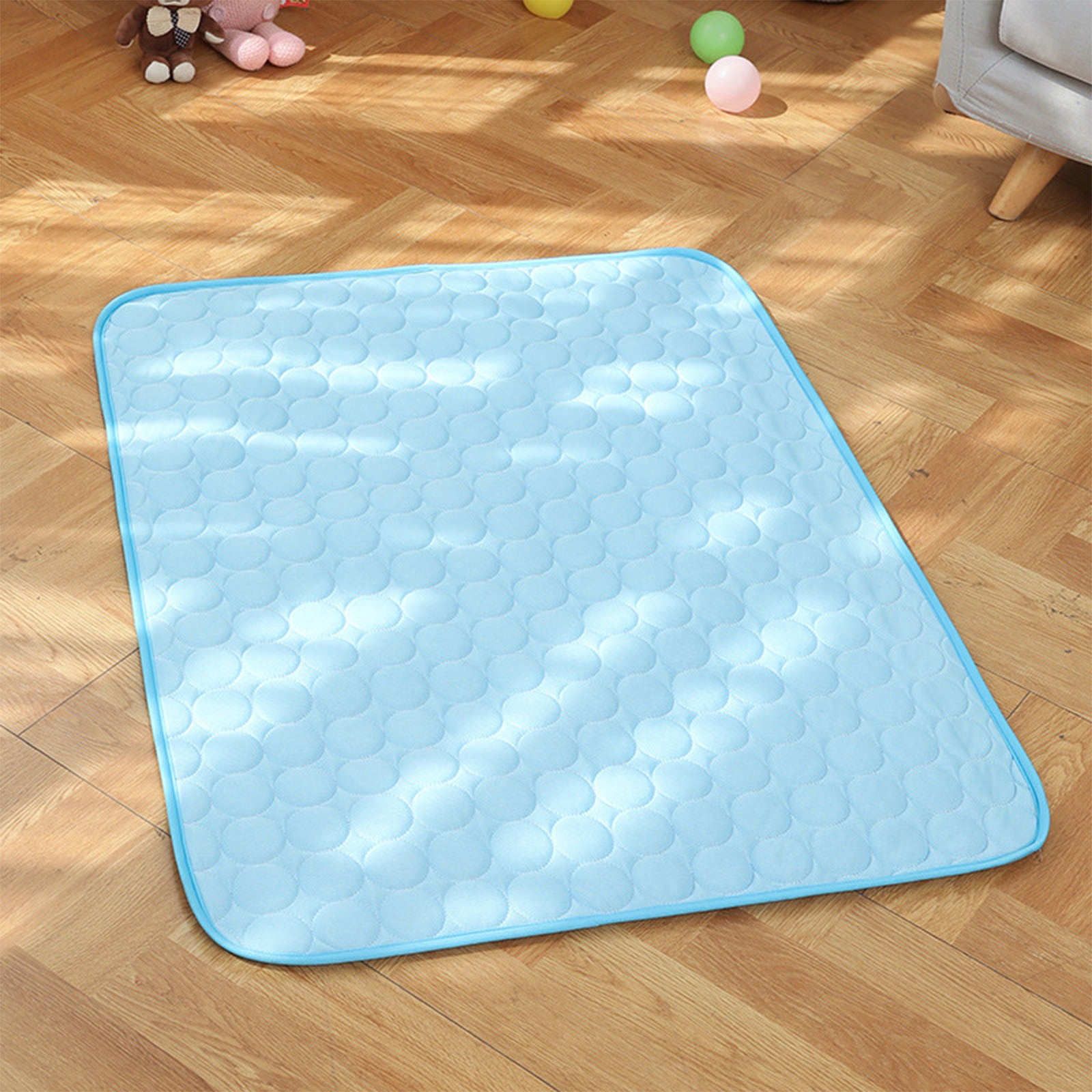 Extra Large Cooling Mat for Dogs, Pressure Activated Gel Dog Cooling Mat, No Need to Freeze Or Refrigerate This Cool Pet Pad, Keep Your Pet Cool, Use Indoors, Outdoors or in the Car(47"Lx35"W)