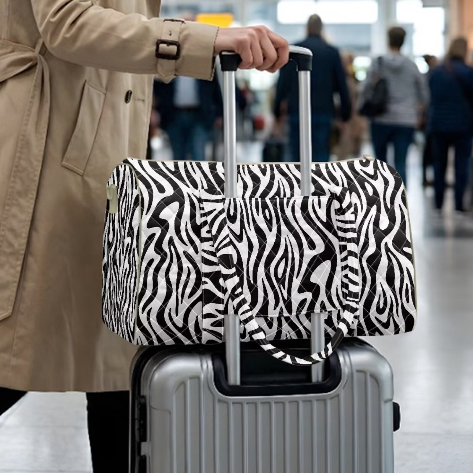Chririnla Luggage Bag Weekender Bags for Women Travel Trendy Sports Bag with Quilted Fabric for Business Trips, Classic Zebra Stripe Print
