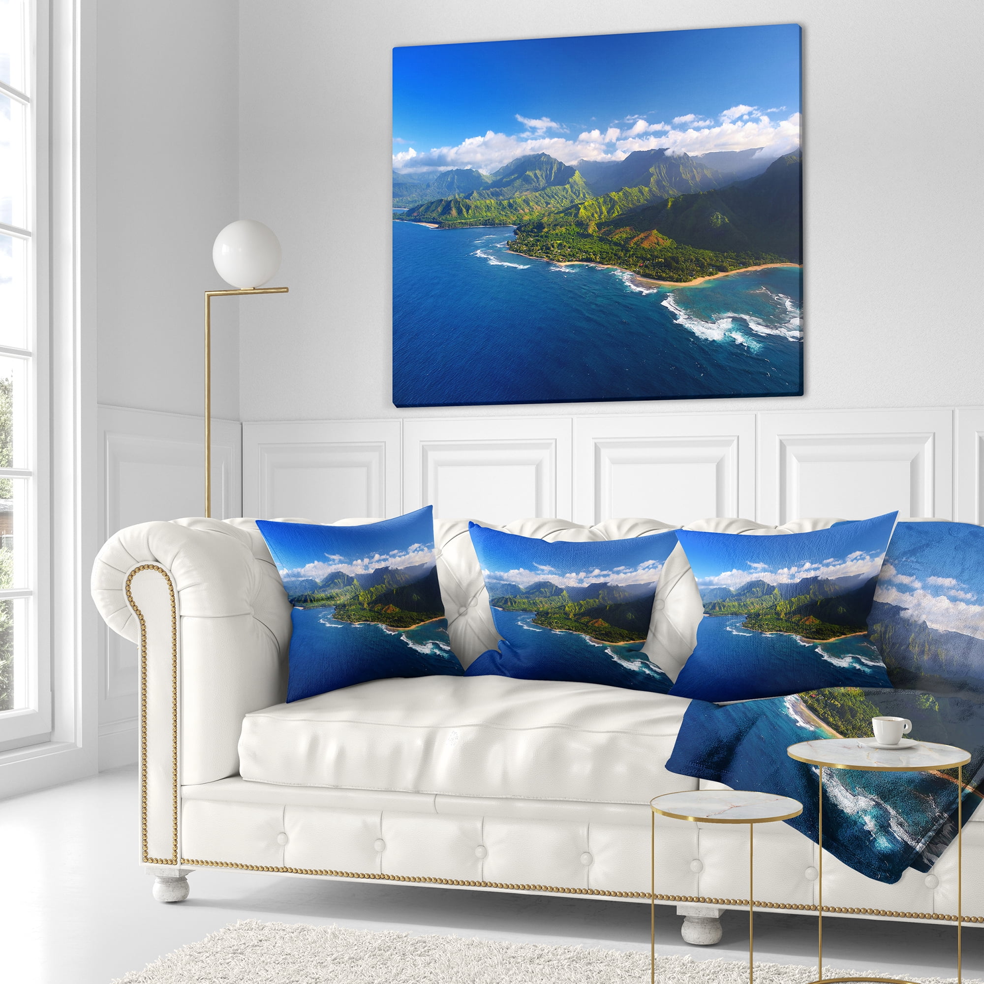 Designart Na Pali Coast Wide View - Beach Photography Throw Pillow - 18x18