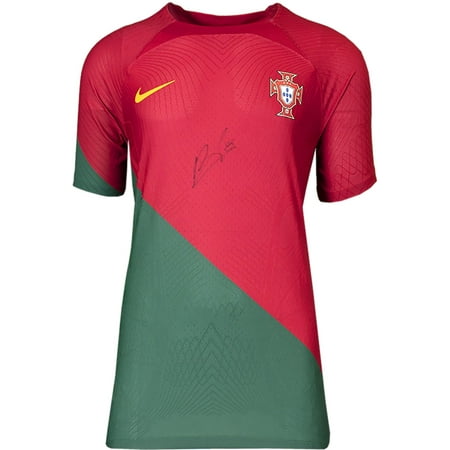 Bruno Fernandes Portugal National Team Autographed 2022-23 Home Jersey - Front Signed - Fanatics Authentic Certified